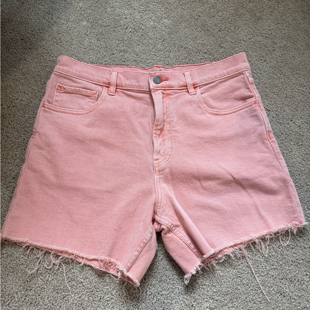 Faherty Sunwashed Coral Jean Shorts with Frayed Hem